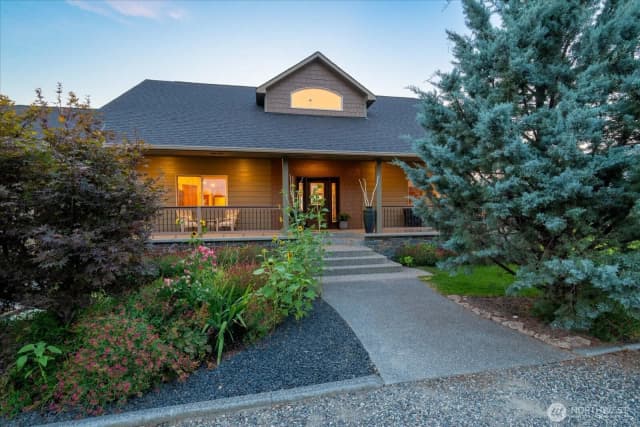 Property photo for 9334 N Canyon View Pr Ne, Benton City