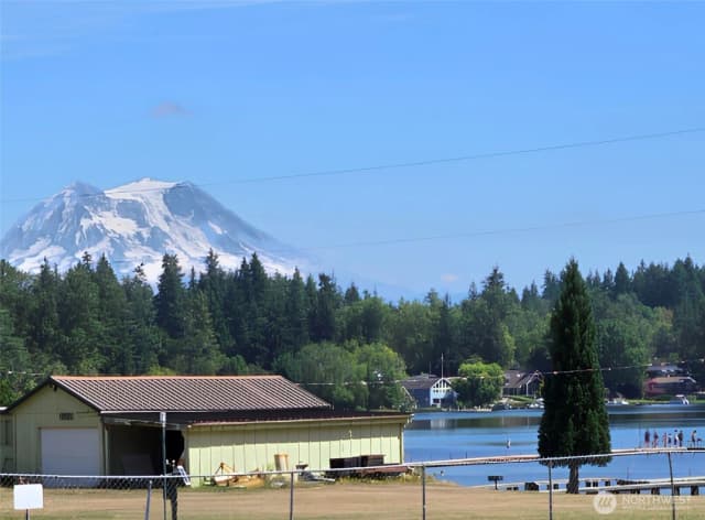Property photo for 15807 Lawrence Place Se, Yelm photo 3