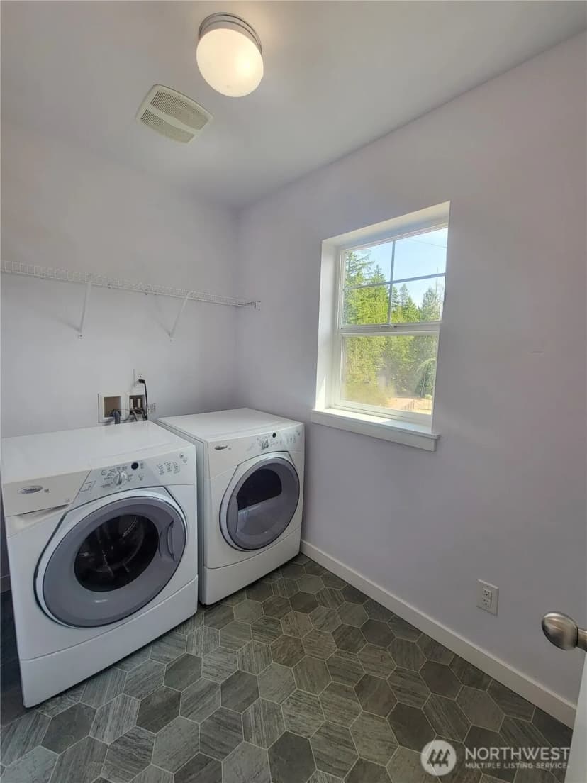 Property photo for 5112 Bear Paw Court Nw, Silverdale photo 19