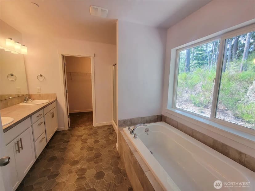 Property photo for 5112 Bear Paw Court Nw, Silverdale photo 23
