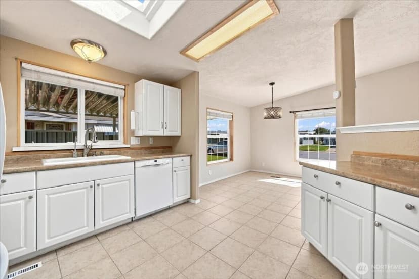 Property photo for 312 S Columbia Center Blvd #106, Kennewick photo 6