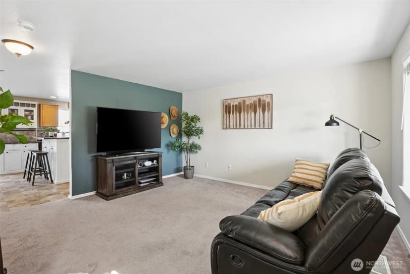 Property photo for 1601 E 4th Way, La Center photo 7
