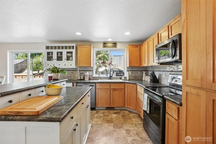 Property photo for 1601 E 4th Way, La Center photo 10