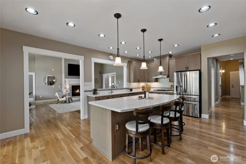 Property photo for 429 Cessna Court E, Eatonville photo 11