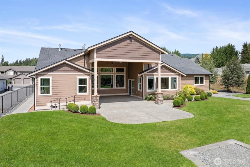 Property photo for 429 Cessna Court E, Eatonville photo 33