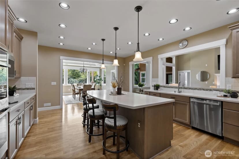 Property photo for 429 Cessna Court E, Eatonville photo 14