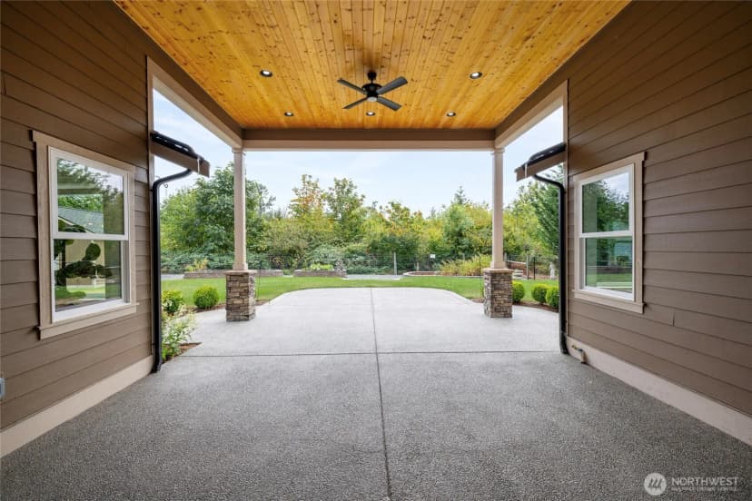 Property photo for 429 Cessna Court E, Eatonville photo 32