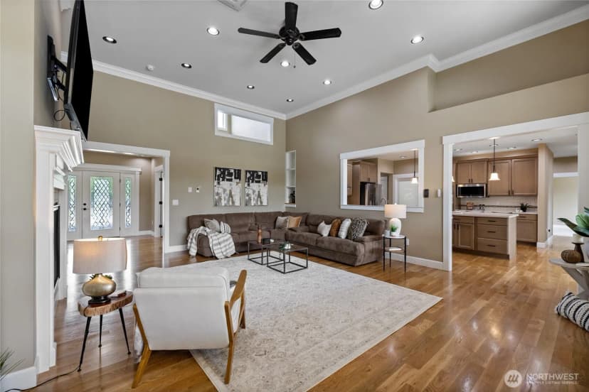 Property photo for 429 Cessna Court E, Eatonville photo 10