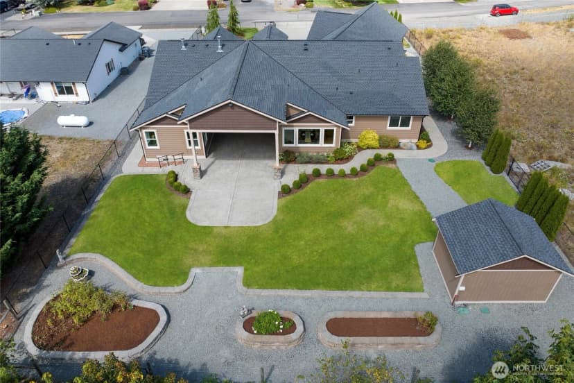 Property photo for 429 Cessna Court E, Eatonville photo 38