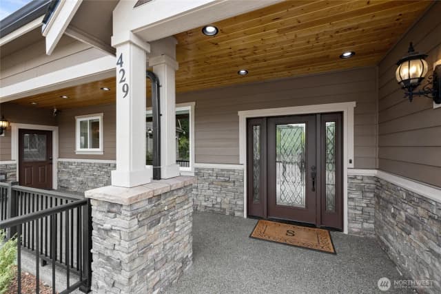 Property photo for 429 Cessna Court E, Eatonville photo 2