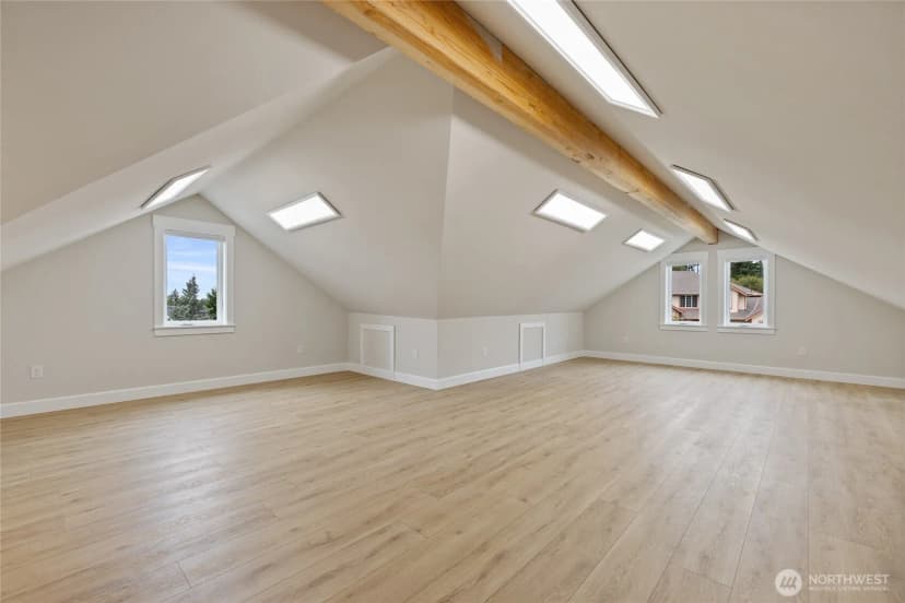 Property photo for 429 Cessna Court E, Eatonville photo 30