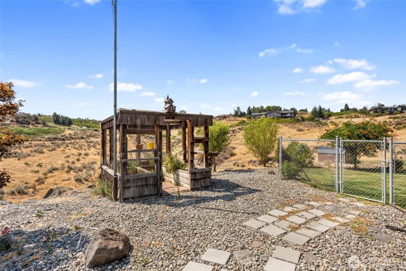 Property photo for 290 Trails End Lane, Yakima photo 29