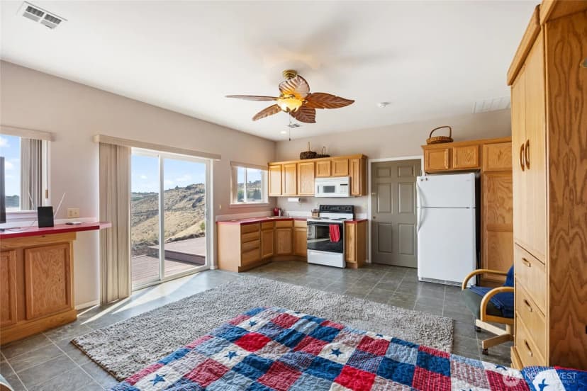 Property photo for 290 Trails End Lane, Yakima photo 32