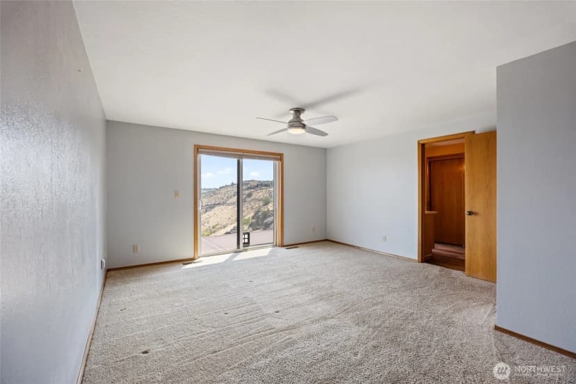 Property photo for 290 Trails End Lane, Yakima photo 19