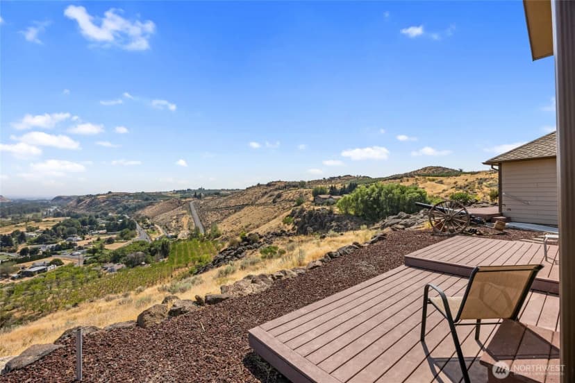 Property photo for 290 Trails End Lane, Yakima photo 30