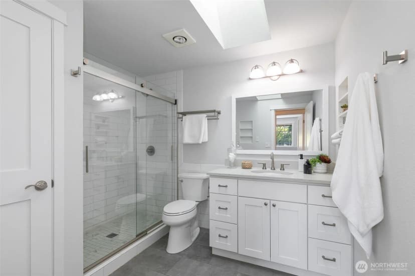 Property photo for 11228 108th Avenue Ne, Kirkland photo 28