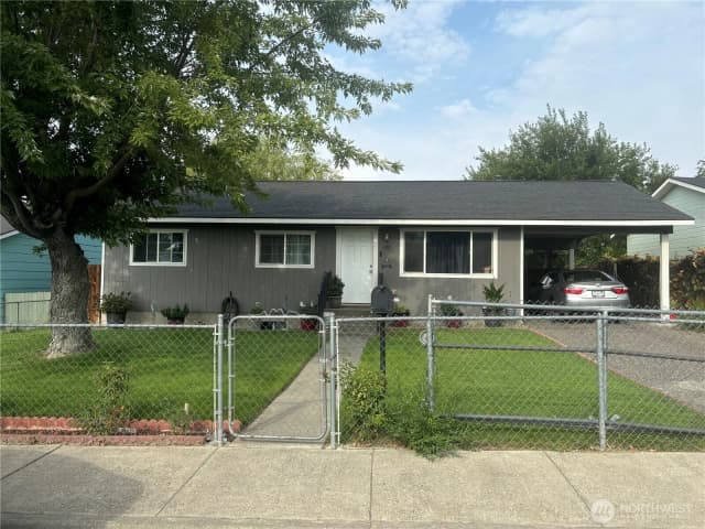 Property photo for 520 S Douglas Avenue, Pasco