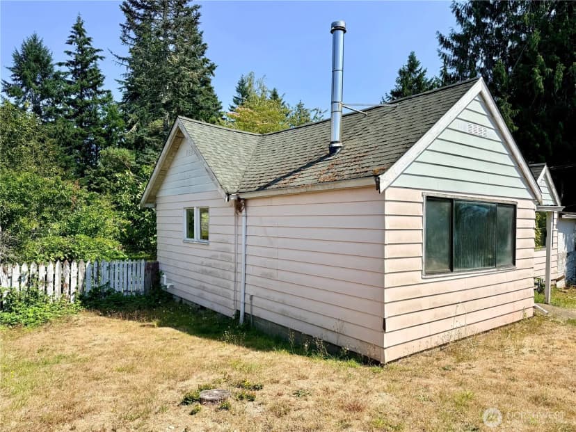 Property photo for 1919 Guy Wetzel Rd, Port Orchard photo 7