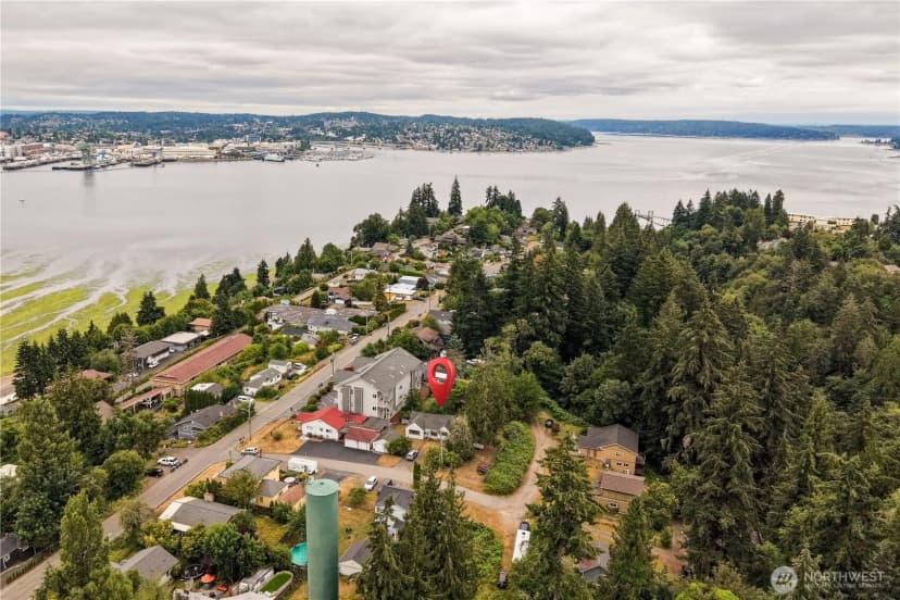 Property photo for 1919 Guy Wetzel Rd, Port Orchard photo 6