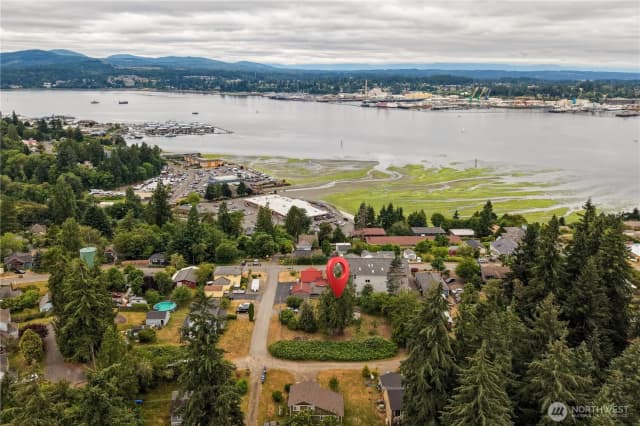 Property photo for 1919 Guy Wetzel Rd, Port Orchard photo 3