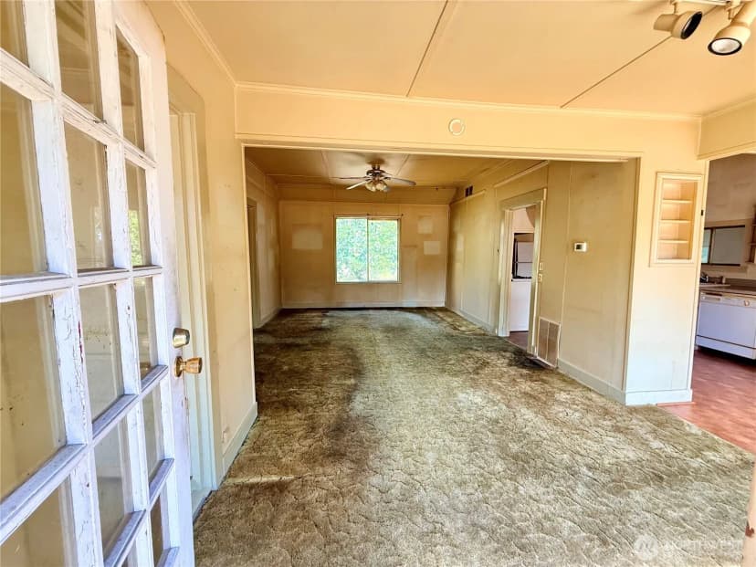 Property photo for 1919 Guy Wetzel Rd, Port Orchard photo 11