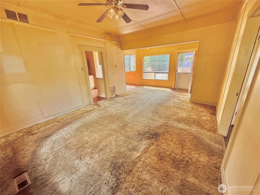 Property photo for 1919 Guy Wetzel Rd, Port Orchard photo 18