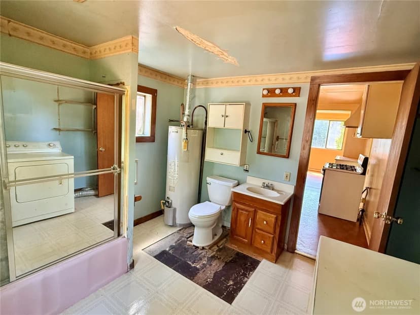 Property photo for 1919 Guy Wetzel Rd, Port Orchard photo 17