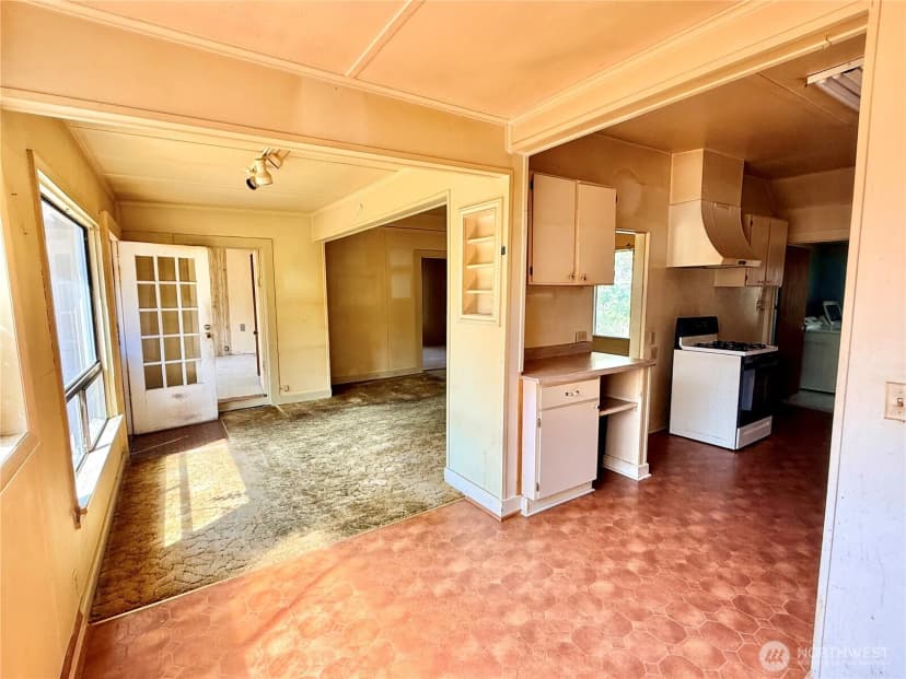 Property photo for 1919 Guy Wetzel Rd, Port Orchard photo 13