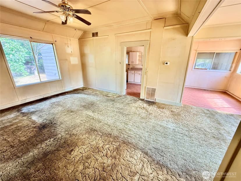 Property photo for 1919 Guy Wetzel Rd, Port Orchard photo 16
