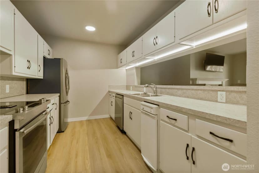 Property photo for 2021 N Laventure Road #107, Mount Vernon photo 9