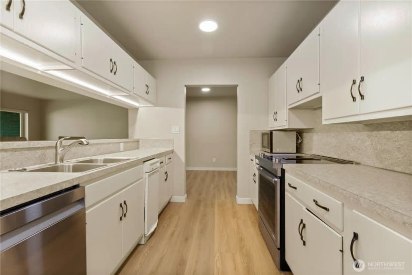 Property photo for 2021 N Laventure Road #107, Mount Vernon photo 5