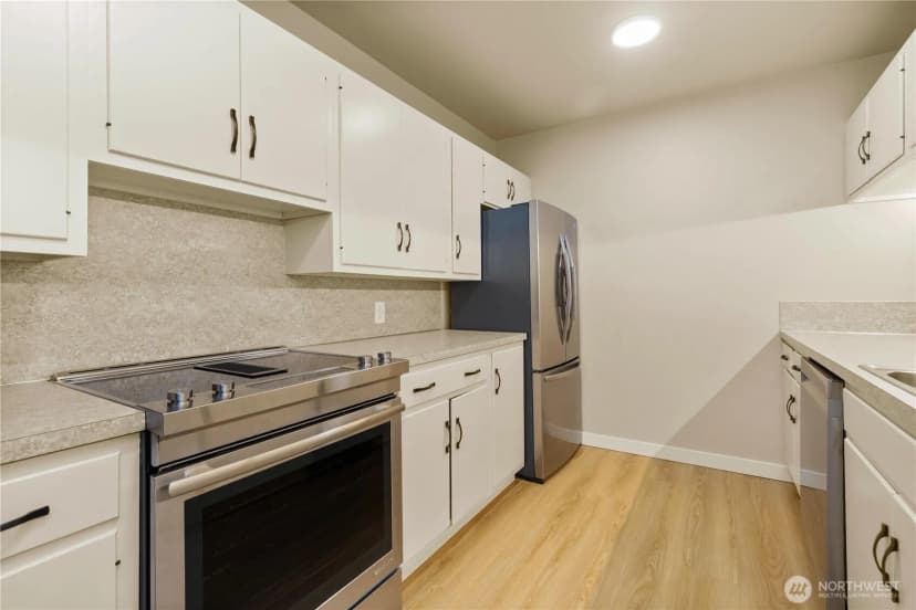 Property photo for 2021 N Laventure Road #107, Mount Vernon photo 6