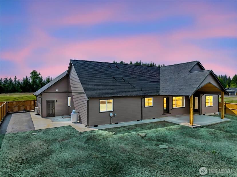 Property photo for 11347 Elks Landing Court Se, Yelm photo 2