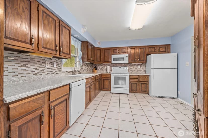 Property photo for 18 Cedar Avenue, Brewster photo 19
