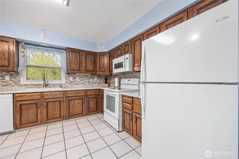 Property photo for 18 Cedar Avenue, Brewster photo 21