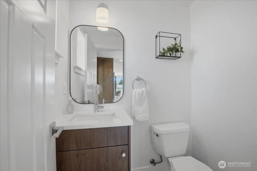 Property photo for 10705 41st Place Ne, Seattle photo 22