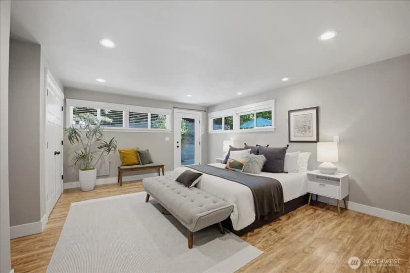 Property photo for 10705 41st Place Ne, Seattle photo 13