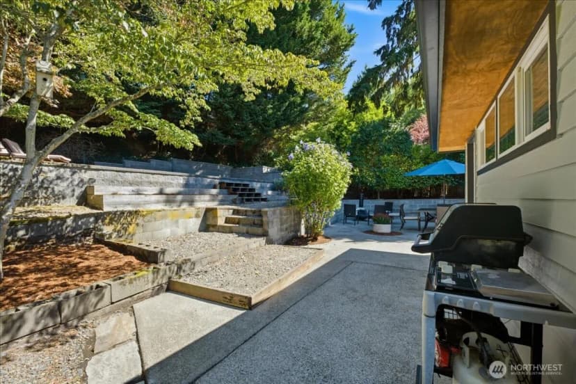 Property photo for 10705 41st Place Ne, Seattle photo 32