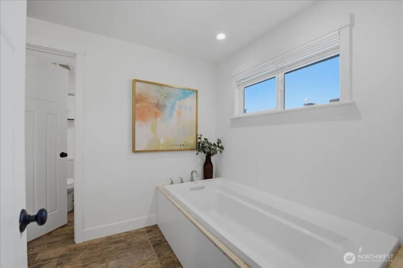 Property photo for 10705 41st Place Ne, Seattle photo 15