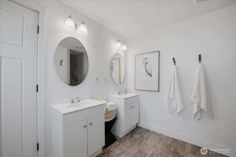 Property photo for 10705 41st Place Ne, Seattle photo 16