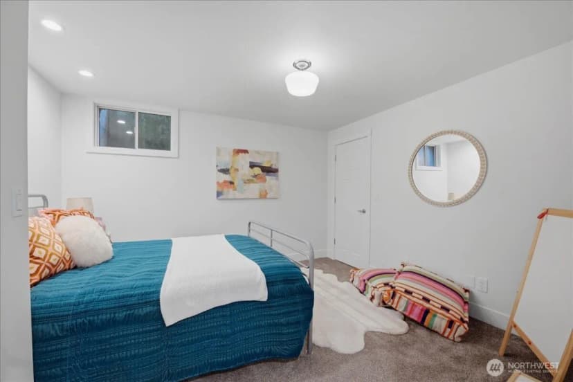 Property photo for 10705 41st Place Ne, Seattle photo 27