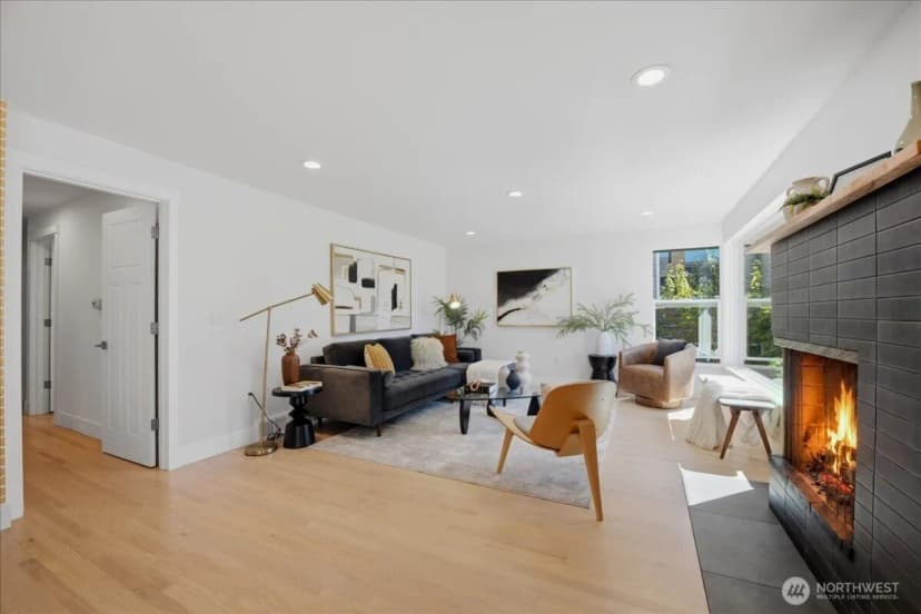 Property photo for 10705 41st Place Ne, Seattle photo 12