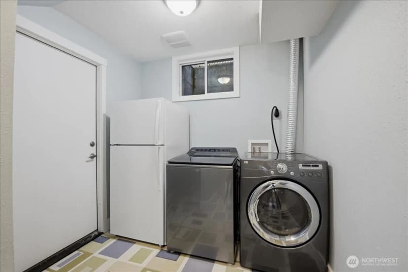 Property photo for 10705 41st Place Ne, Seattle photo 30