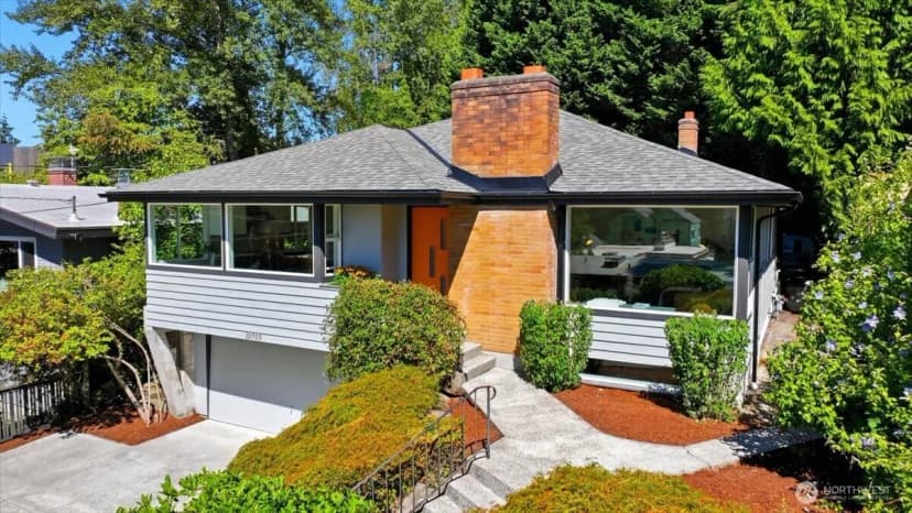Property photo for 10705 41st Place Ne, Seattle photo 2