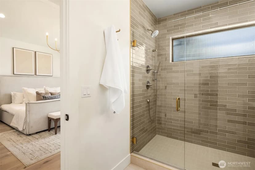 Property photo for 12601 Ne 80th Street, Kirkland photo 27