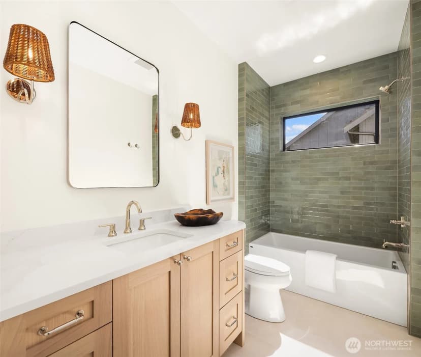 Property photo for 12601 Ne 80th Street, Kirkland photo 32
