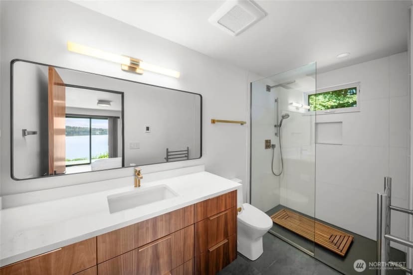 Property photo for 98502 Sunrise Beach Road Nw, Olympia photo 25