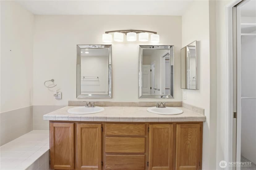 Property photo for 4642 Se Parsons Green Court, Port Orchard photo 16