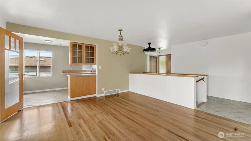Property photo for 5059 116th Avenue Se, Bellevue photo 13