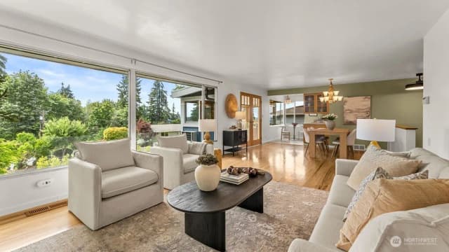Property photo for 5059 116th Avenue Se, Bellevue photo 5
